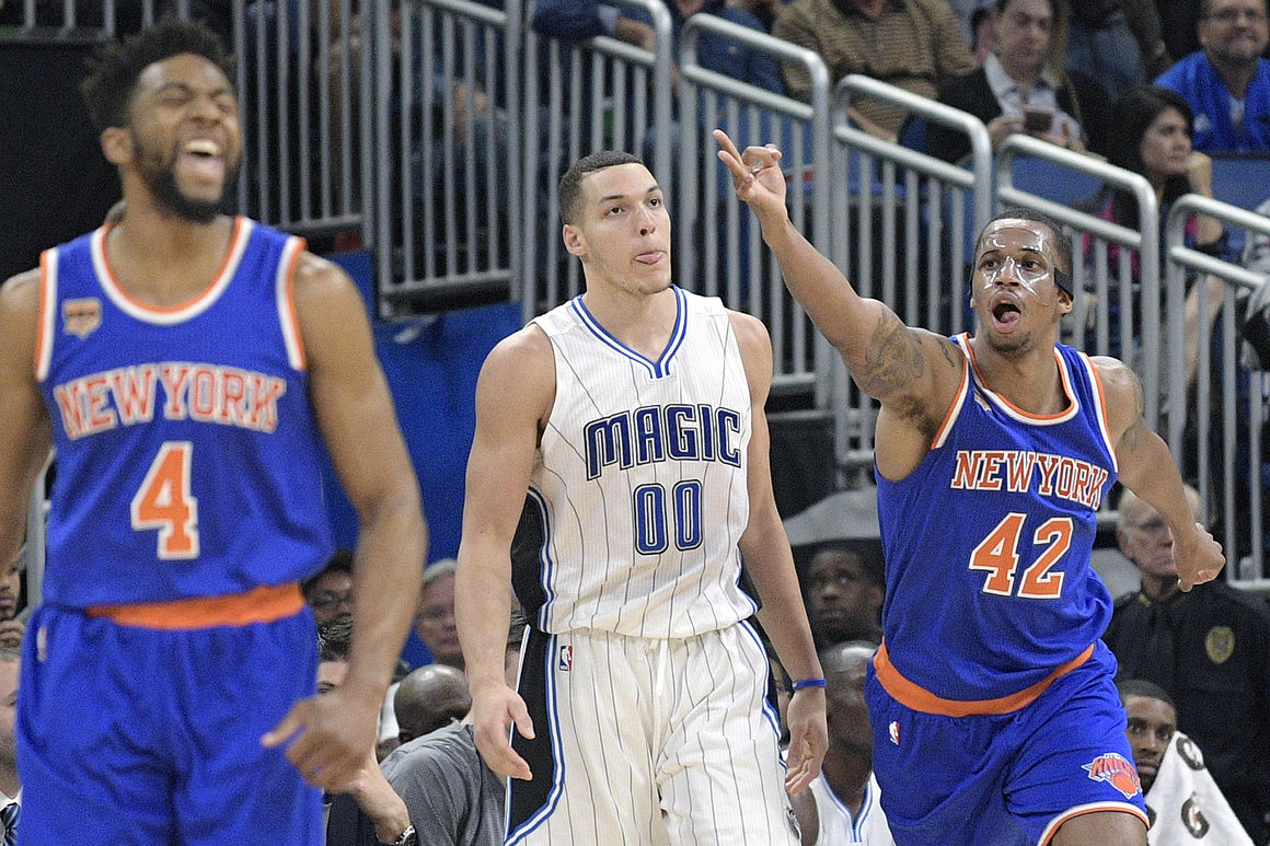Randle sparks Knicks comeback
